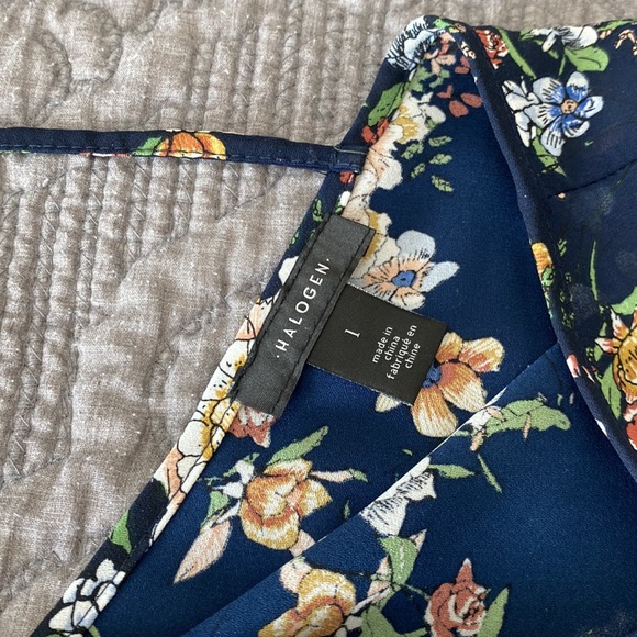 Halogen blouse, size large, navy floral, cap sleeves - Picture 2 of 5